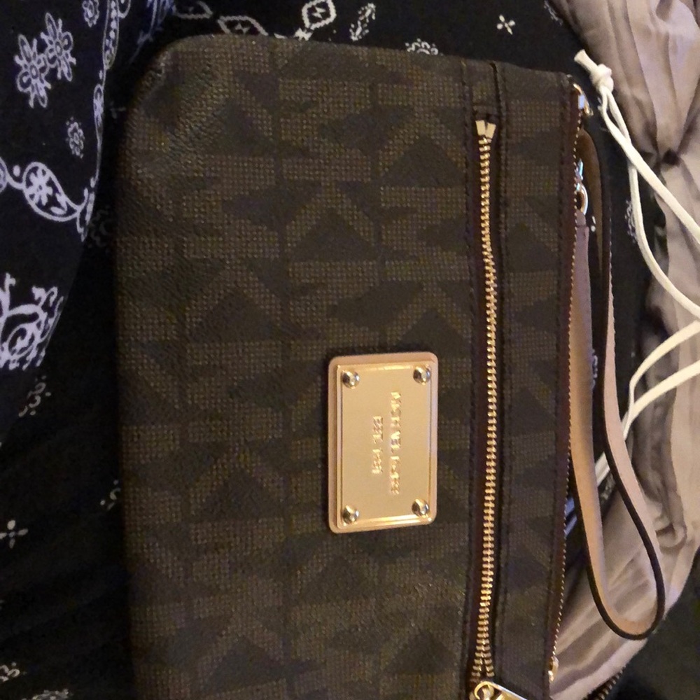 Michael Kors wristlet